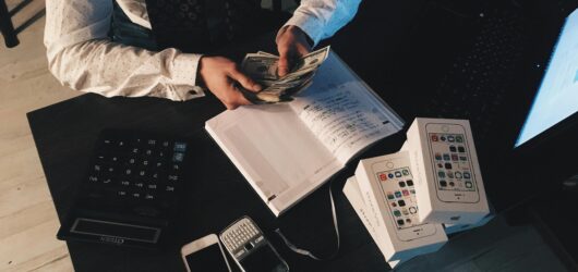 Como Ganhar Dinheiro com Inteligência Artificial: Guia Completo para Iniciantes